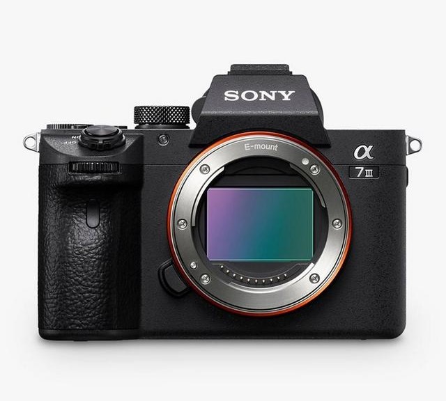 Sony - a7 III (Alpha ILCE-7M3) Compact System Camera, 4K Ultra HD, 24.2MP, Wi-Fi, Bluetooth, NFC, OLED EVF, 5-Axis Image Stabiliser & Tiltable 3" LCD Screen, Body Only, Black